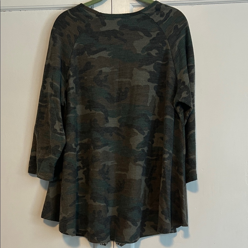 Kim & Cami Green Camo Tunic Long Tee - Picture 3 of 3